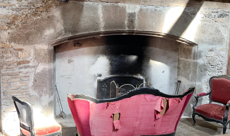 Cheminée reconstruite au dernier étage