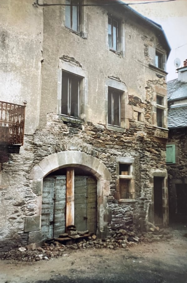 Four banal après restauration de la porte